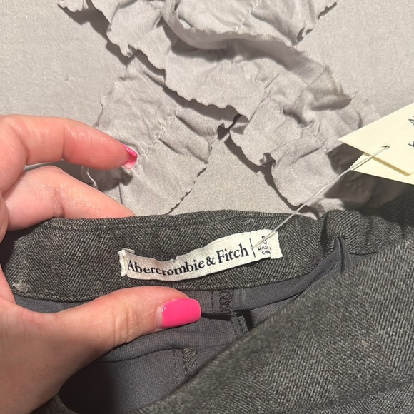 NWT Abercrombie & Fitch Gray Pleated Skirt - Picture 4 of 8